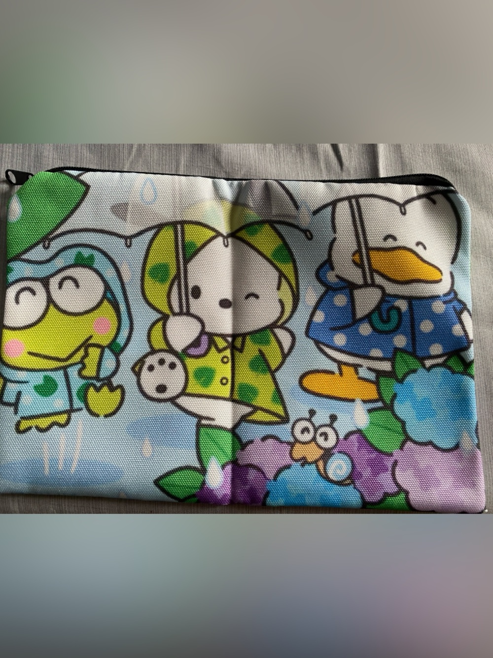 NWOT Cute Cartoon Rainy Day Cosmetic Pouch 🖤💙